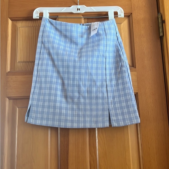 Brandy Melville plaid skirt - Picture 1 of 3